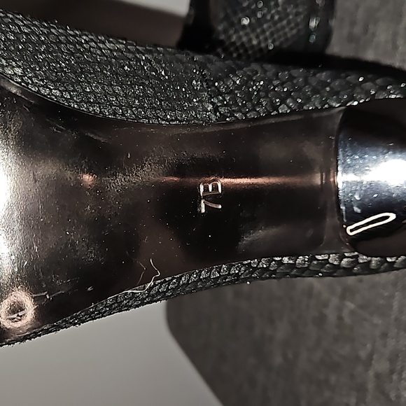 BCBGMaxAzria Willoe Gunmetal Snakeprint Heels Size 7 - Picture 8 of 12